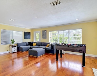 8261 Malvern Circle - Photo Thumbnail 14
