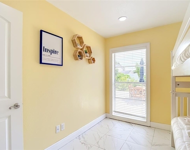8261 Malvern Circle - Photo Thumbnail 30