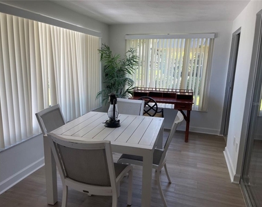4201 Hampton Drive - Photo Thumbnail 6