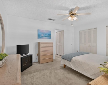 6025 Shore Boulevard S - Photo Thumbnail 13