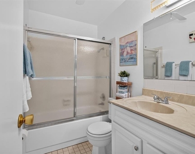 6025 Shore Boulevard S - Photo Thumbnail 11