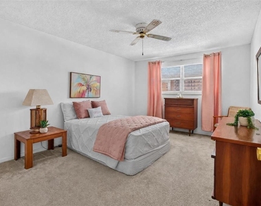 6025 Shore Boulevard S - Photo Thumbnail 10