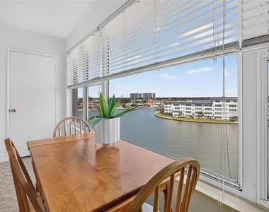 6025 Shore Boulevard S - Photo Thumbnail 9