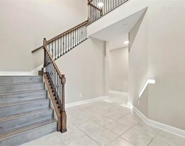 16159 Monterey Greens Circle - Photo Thumbnail 8