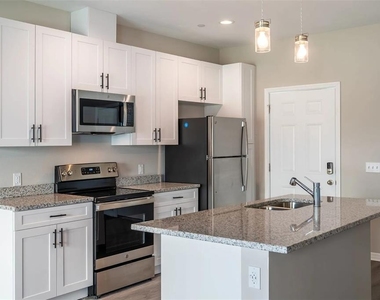 2053 Silverstone Circle - Photo Thumbnail 5