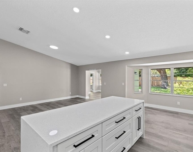 910 Whisler Court - Photo Thumbnail 27