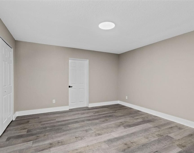 910 Whisler Court - Photo Thumbnail 13
