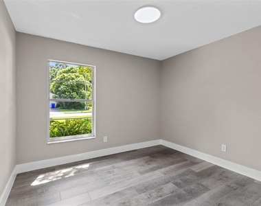 910 Whisler Court - Photo Thumbnail 10
