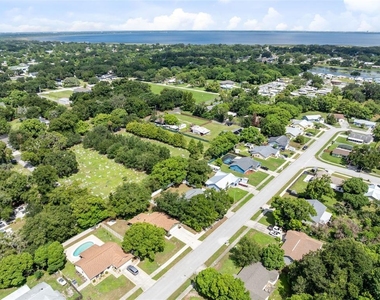 910 Whisler Court - Photo Thumbnail 5