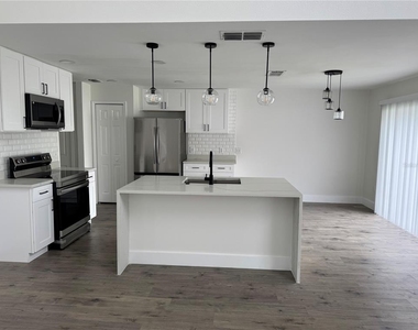 2405 Cedarfield Lane - Photo Thumbnail 3