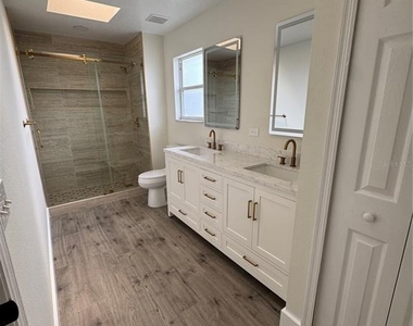 2405 Cedarfield Lane - Photo Thumbnail 10