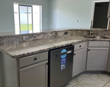 306 Clermont Drive - Photo Thumbnail 8