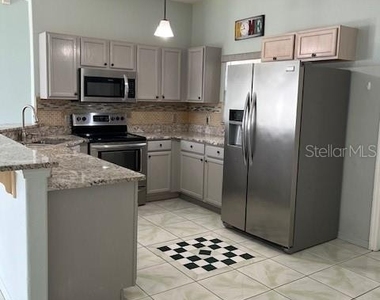 306 Clermont Drive - Photo Thumbnail 11