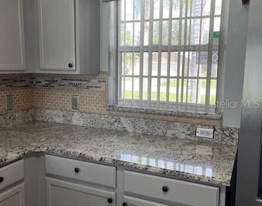 306 Clermont Drive - Photo Thumbnail 10