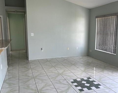 306 Clermont Drive - Photo Thumbnail 3