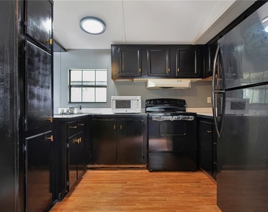 718 1st Street - Photo Thumbnail 7