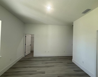 2625 Sw 162 Lane - Photo Thumbnail 18