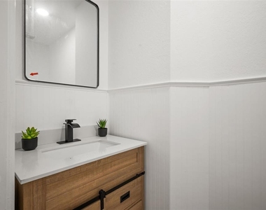 10224 Merrimac Manor Drive - Photo Thumbnail 5