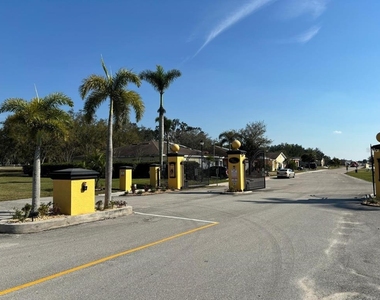 1458 Las Villas Boulevard - Photo Thumbnail 14