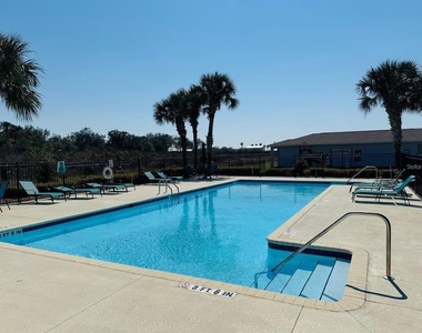1458 Las Villas Boulevard - Photo Thumbnail 11