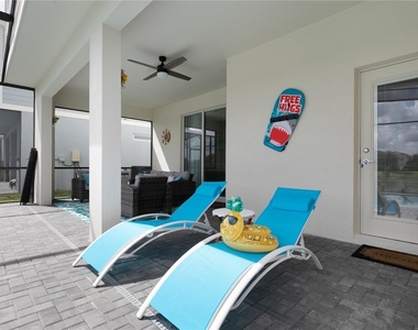 7227 Oakmoss Loop - Photo Thumbnail 33