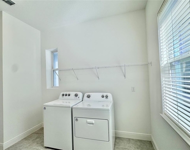 9725 Neruda Street - Photo Thumbnail 44