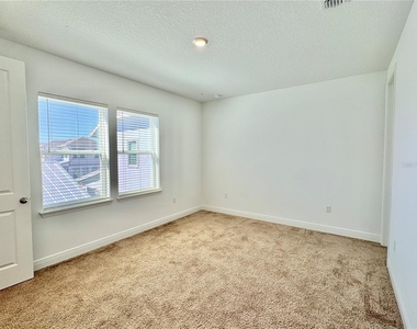 9725 Neruda Street - Photo Thumbnail 32