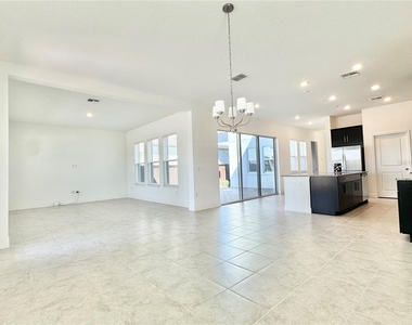 9725 Neruda Street - Photo Thumbnail 7