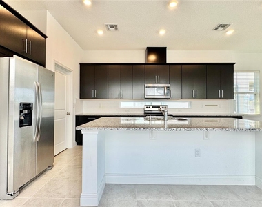 9725 Neruda Street - Photo Thumbnail 8