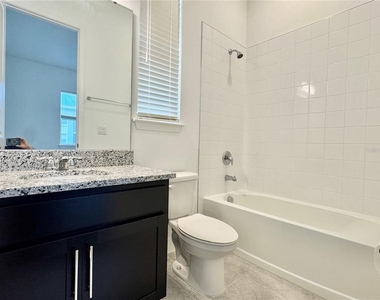 9725 Neruda Street - Photo Thumbnail 43