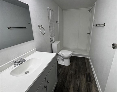 1001 Ne 77th Street - Photo Thumbnail 5