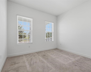 7410 Barrier Cove Way - Photo Thumbnail 17