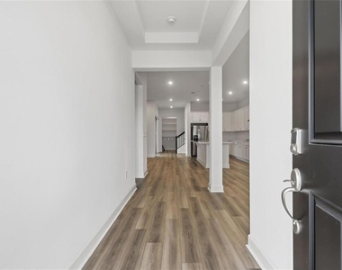 7410 Barrier Cove Way - Photo Thumbnail 5