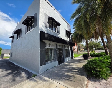 217 S Oak Avenue - Photo Thumbnail 1