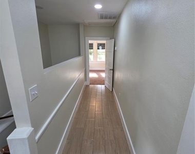 217 S Oak Avenue - Photo Thumbnail 11
