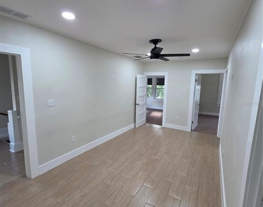 217 S Oak Avenue - Photo Thumbnail 8