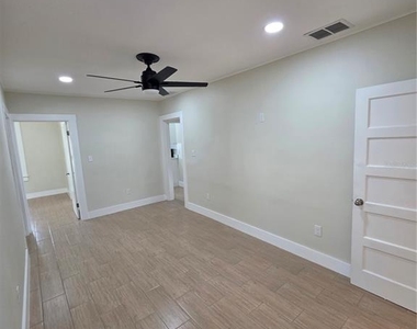 217 S Oak Avenue - Photo Thumbnail 7