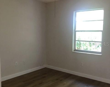 2419 Cedar Avenue - Photo Thumbnail 8