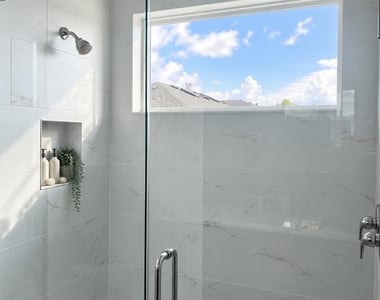 2912 Voyager Avenue - Photo Thumbnail 12