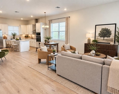 2912 Voyager Avenue - Photo Thumbnail 5