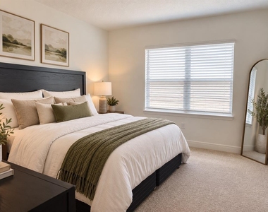 2912 Voyager Avenue - Photo Thumbnail 8