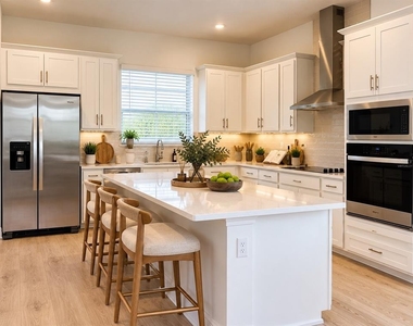 2912 Voyager Avenue - Photo Thumbnail 2