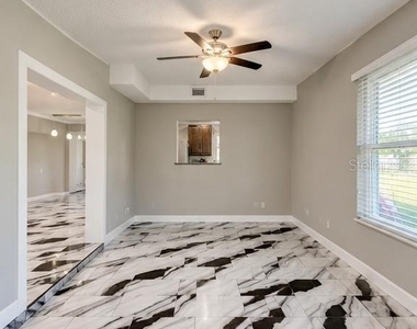 144 Ellison Avenue - Photo Thumbnail 13