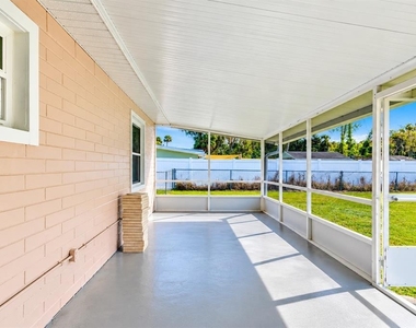 144 Ellison Avenue - Photo Thumbnail 14