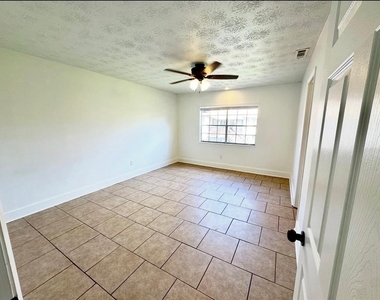 5301 Hansel Avenue - Photo Thumbnail 7