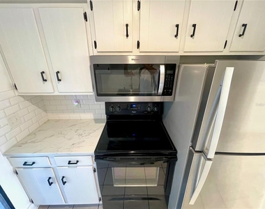 5301 Hansel Avenue - Photo Thumbnail 4