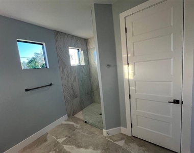 13342 Commonwealth Avenue - Photo Thumbnail 8