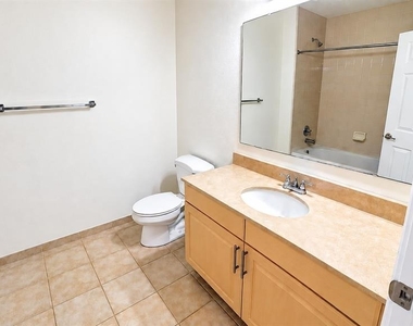 1064 N Tamiami Trail - Photo Thumbnail 20