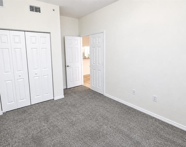 1064 N Tamiami Trail - Photo Thumbnail 19
