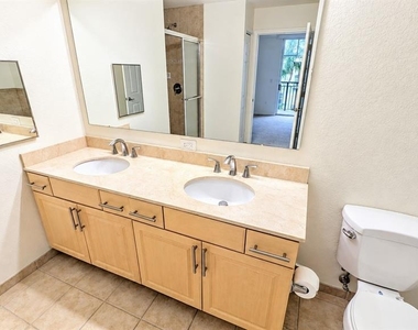 1064 N Tamiami Trail - Photo Thumbnail 15